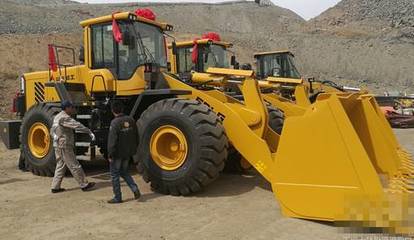 山東臨工L989F裝載機獲得“推薦產品白金獎”